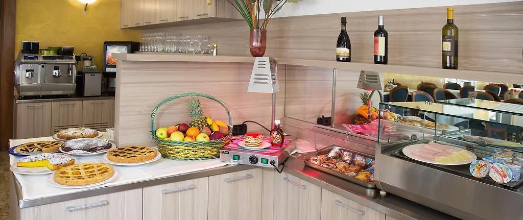 Hotel Piccinelli Rimini 3*,  Italy